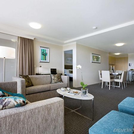 Pacific Suites Canberra Exterior photo