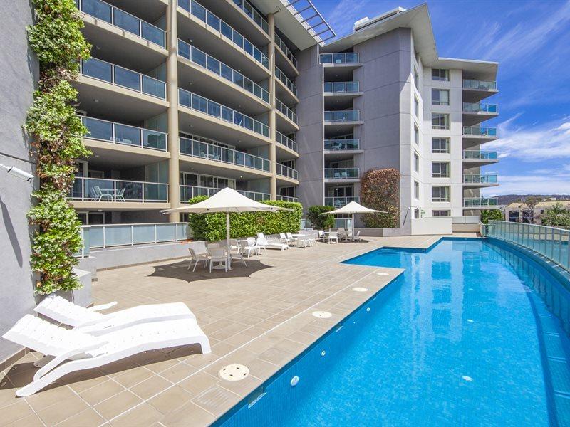 Pacific Suites Canberra Exterior photo