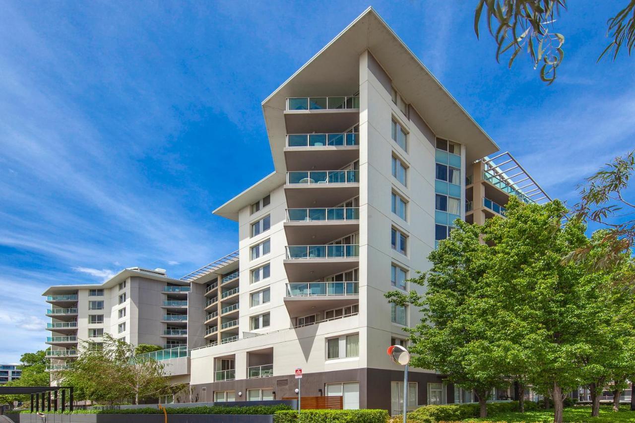 Pacific Suites Canberra Exterior photo